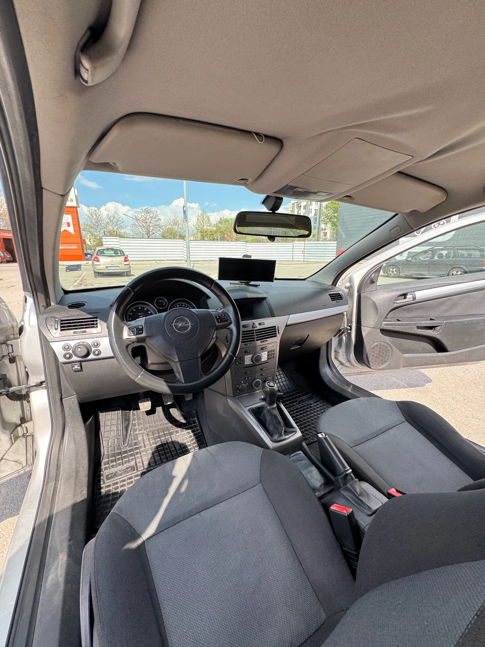 Opel Astra GTC, снимка 9 - Автомобили и джипове - 54238350