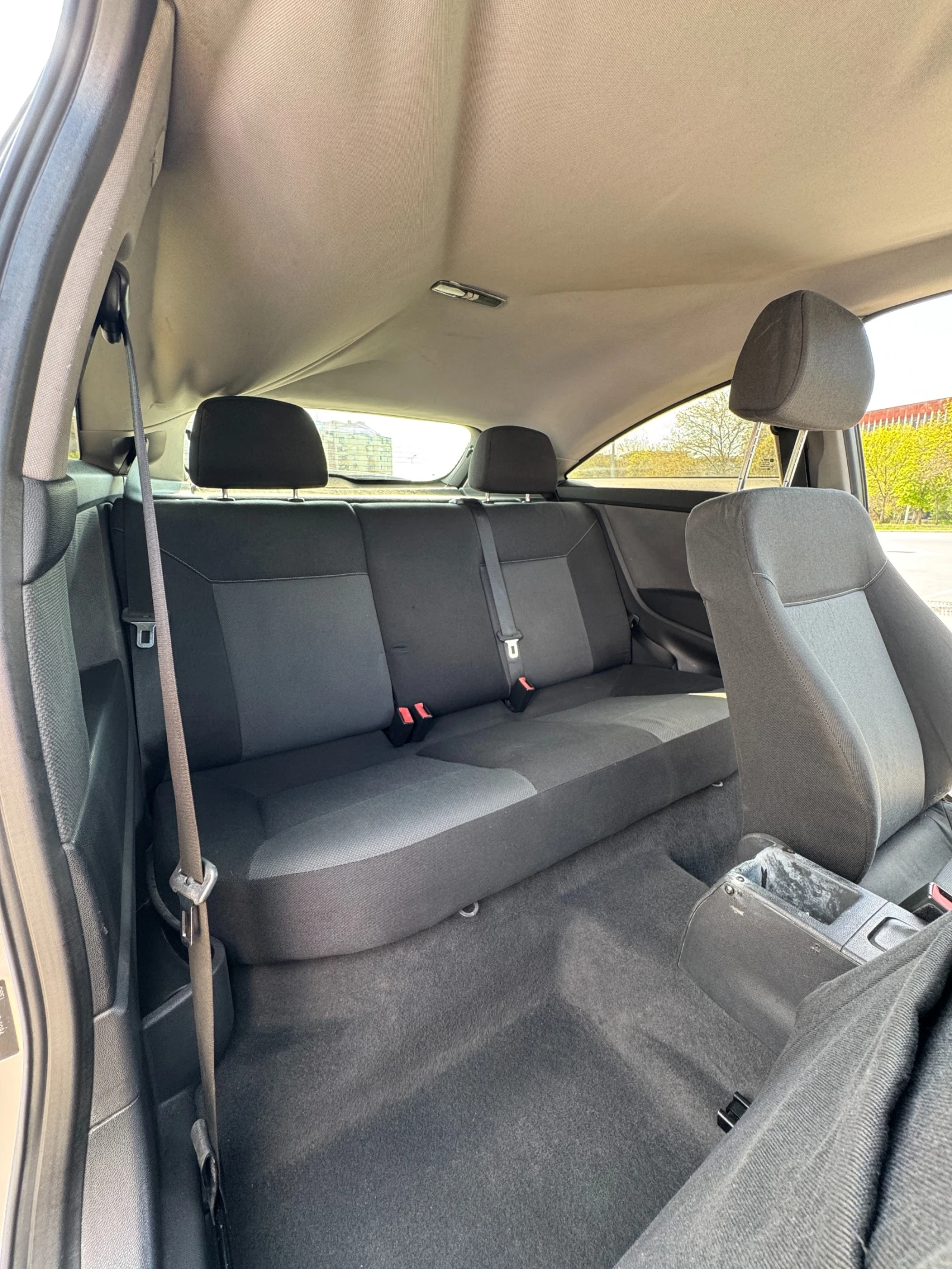 Opel Astra GTC, снимка 11 - Автомобили и джипове - 54238350