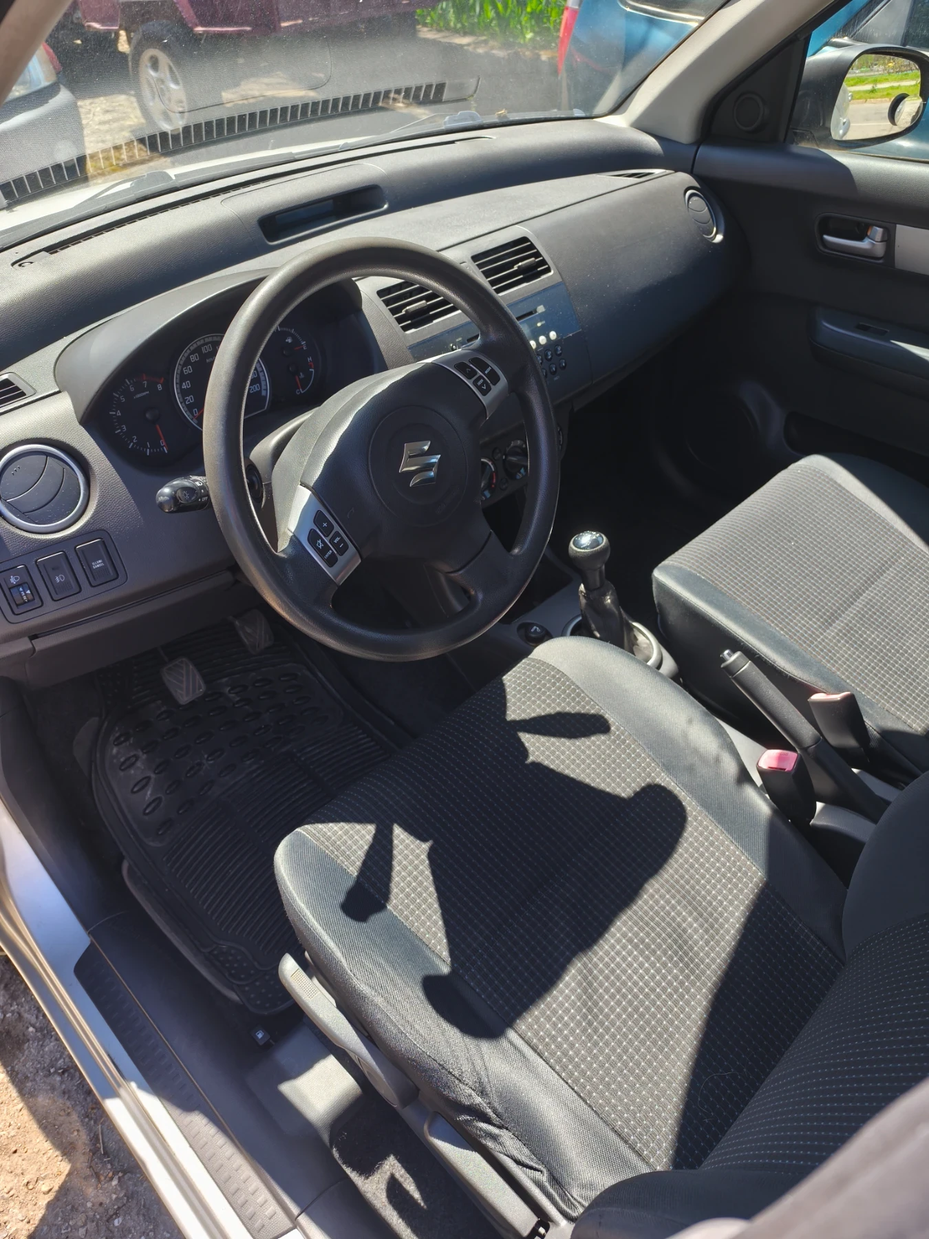 Suzuki Swift, снимка 10 - Автомобили и джипове - 54244764