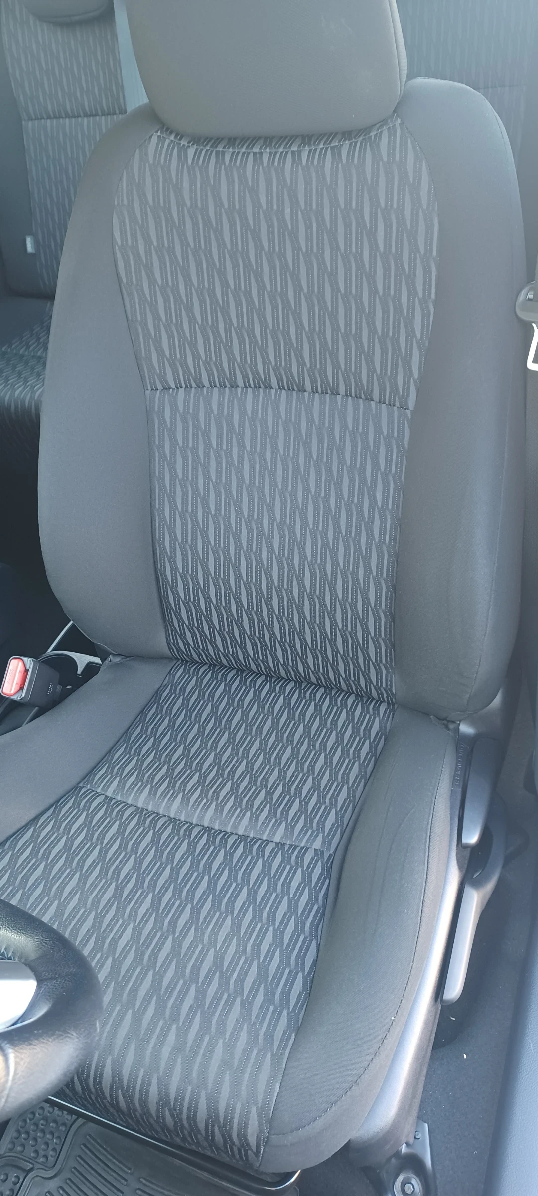 Toyota Yaris 1.4 D-4D, снимка 10 - Автомобили и джипове - 54308679