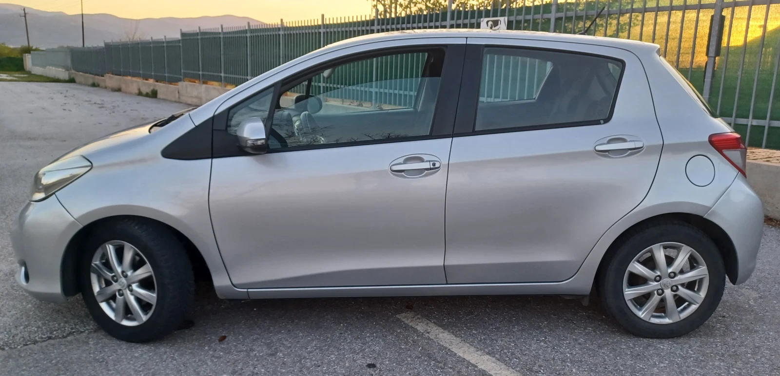 Toyota Yaris 1.4 D-4D, снимка 2 - Автомобили и джипове - 54308679