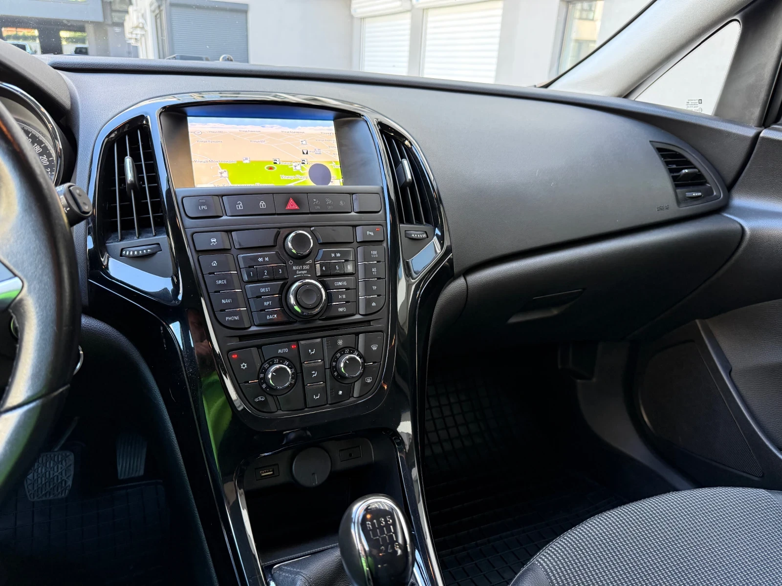 Opel Astra 1.4T 140ph* LPG* FACE* NAVI* LED* EURO 6B* * * , снимка 11 - Автомобили и джипове - 54554876