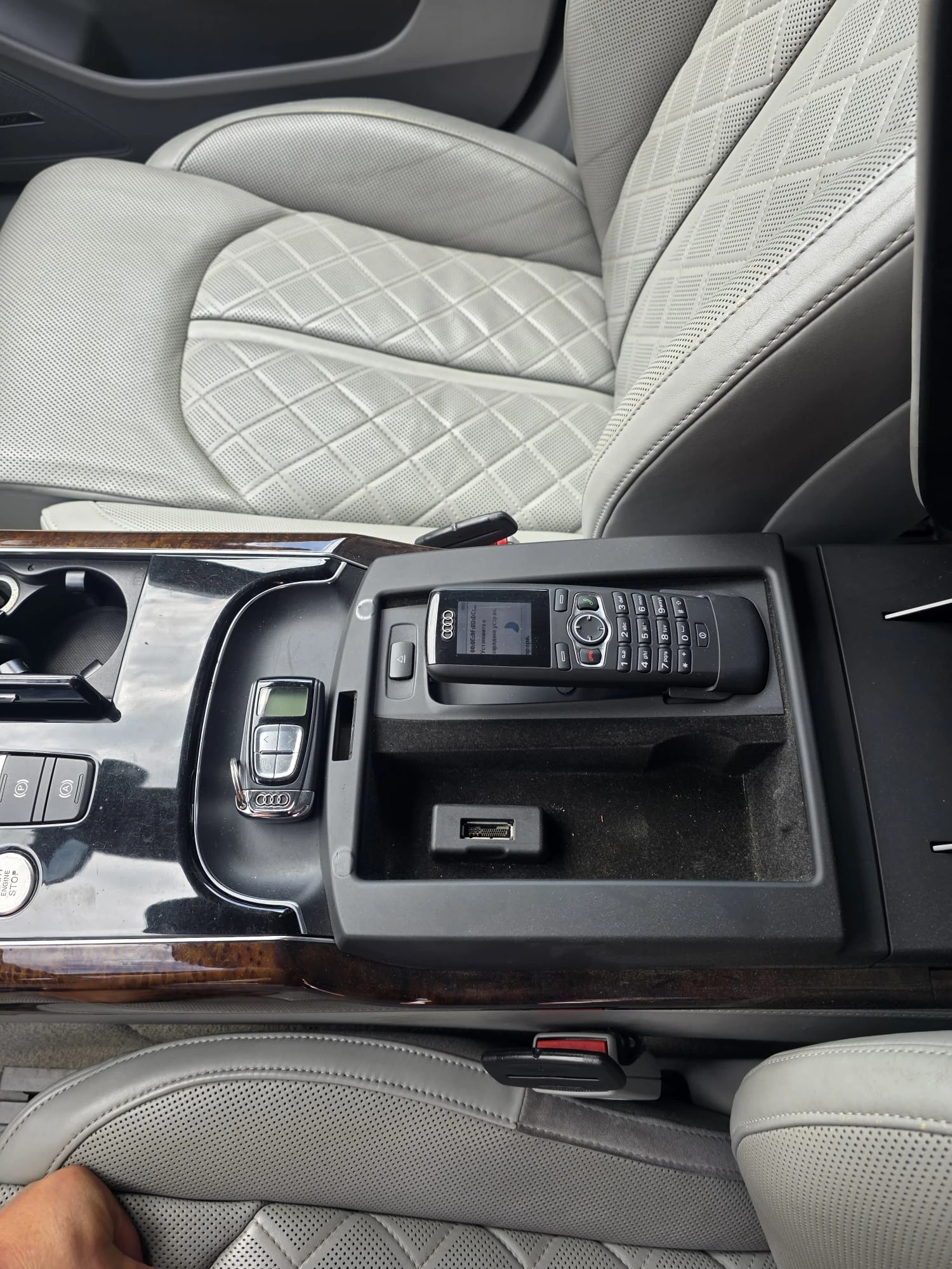 Audi A8 quattro, снимка 5 - Автомобили и джипове - 54726046