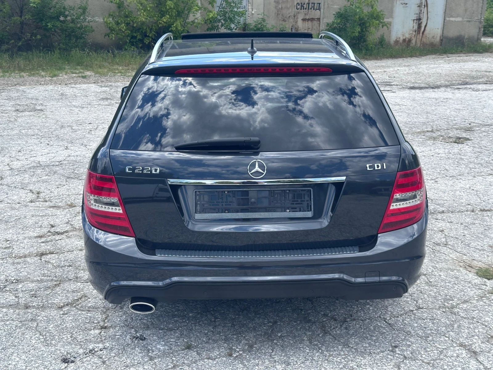 Mercedes-Benz C 220 AMG LINE* BI-XENON* ШИБЕДАХ* НЕМСКА* АВТОМАТ!, снимка 5 - Автомобили и джипове - 54979223