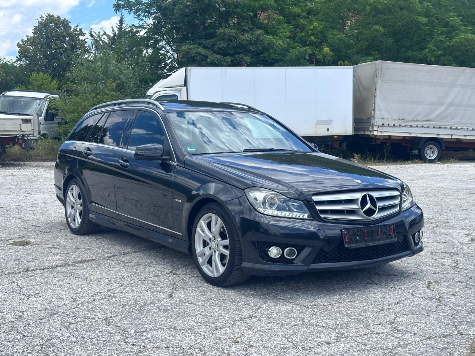 Mercedes-Benz C 220 AMG LINE* BI-XENON* ШИБЕДАХ* НЕМСКА* АВТОМАТ!, снимка 3 - Автомобили и джипове - 54979223