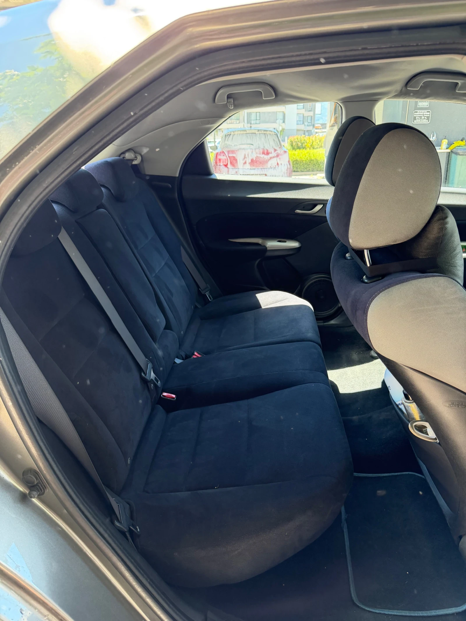 Honda Civic 8 gen 2.2 дизел ОТ СОБСТВЕНИК !!!, снимка 9 - Автомобили и джипове - 55277954