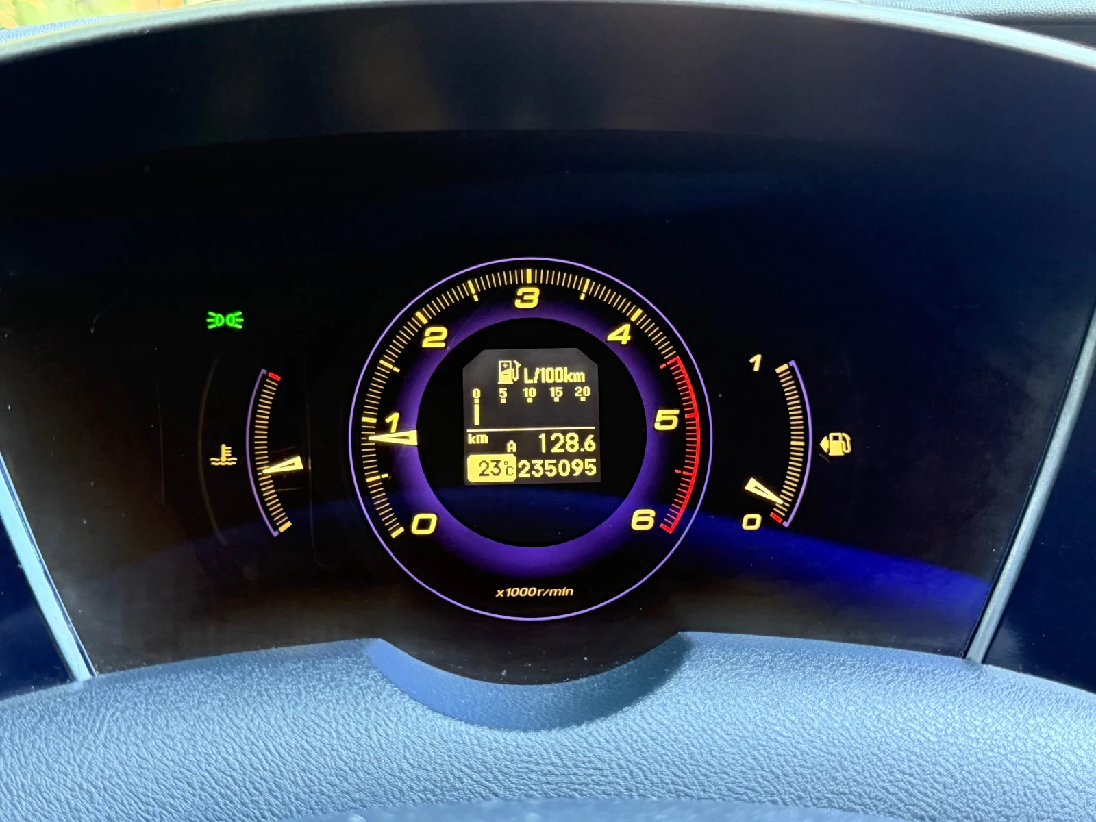 Honda Civic 8 gen 2.2 дизел ОТ СОБСТВЕНИК !!!, снимка 4 - Автомобили и джипове - 55277954
