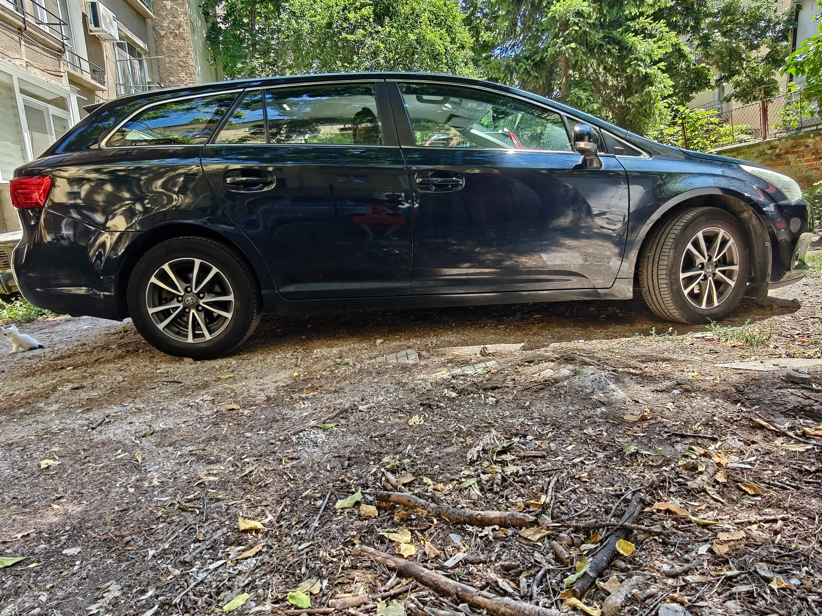 Toyota Avensis 2.0 Valvematic Multidrive S, снимка 2 - Автомобили и джипове - 55282699
