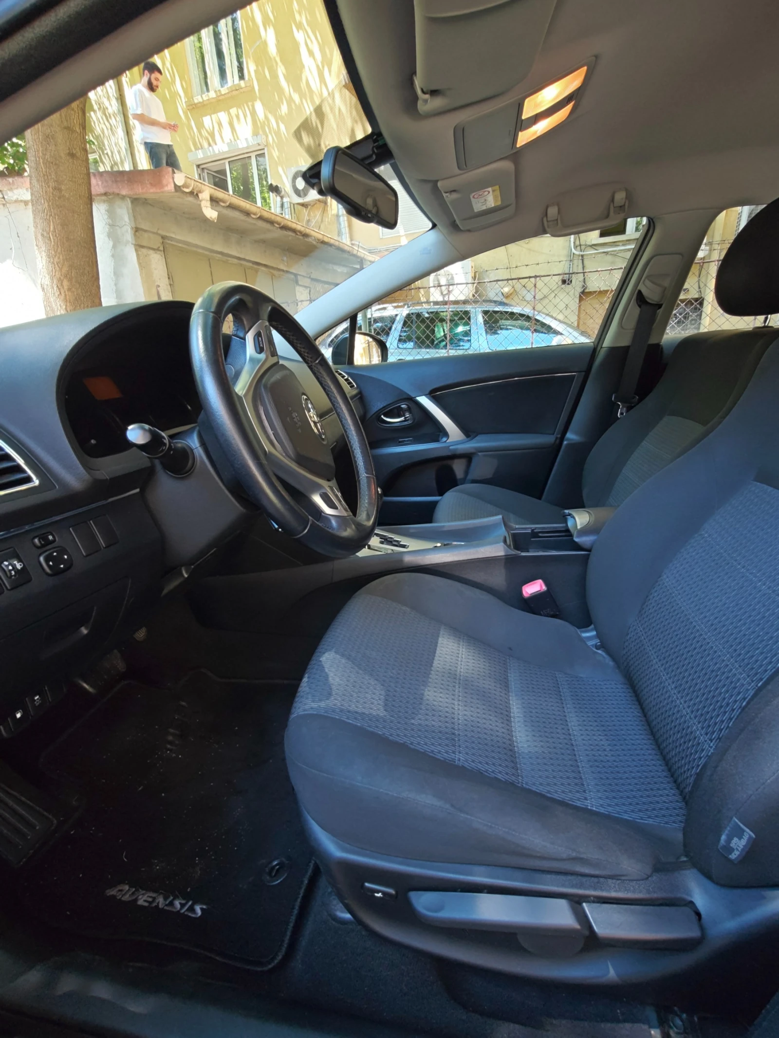 Toyota Avensis 2.0 Valvematic Multidrive S, снимка 16 - Автомобили и джипове - 55282699