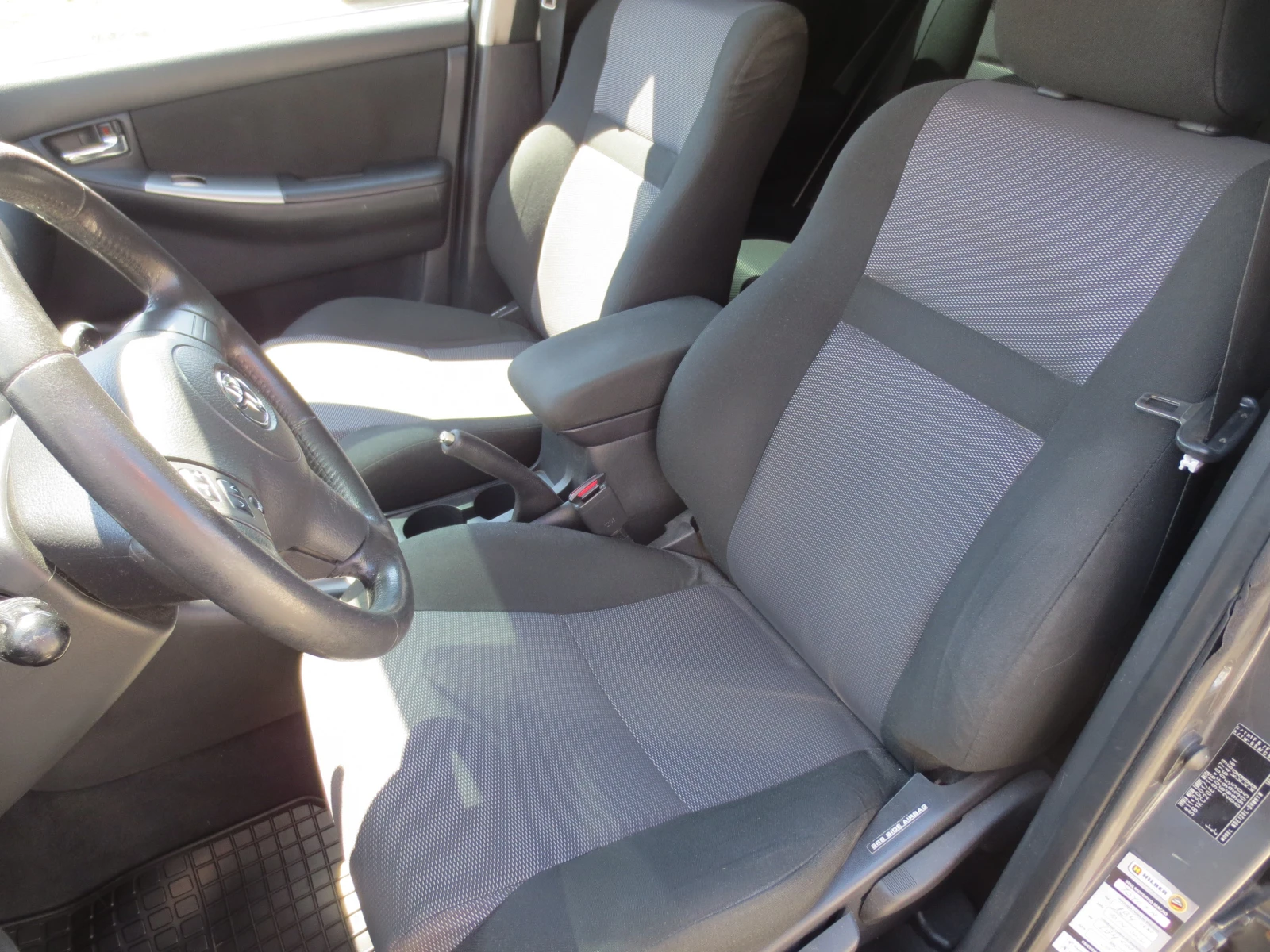 Toyota Corolla 1.4 D4D, снимка 10 - Автомобили и джипове - 55457531