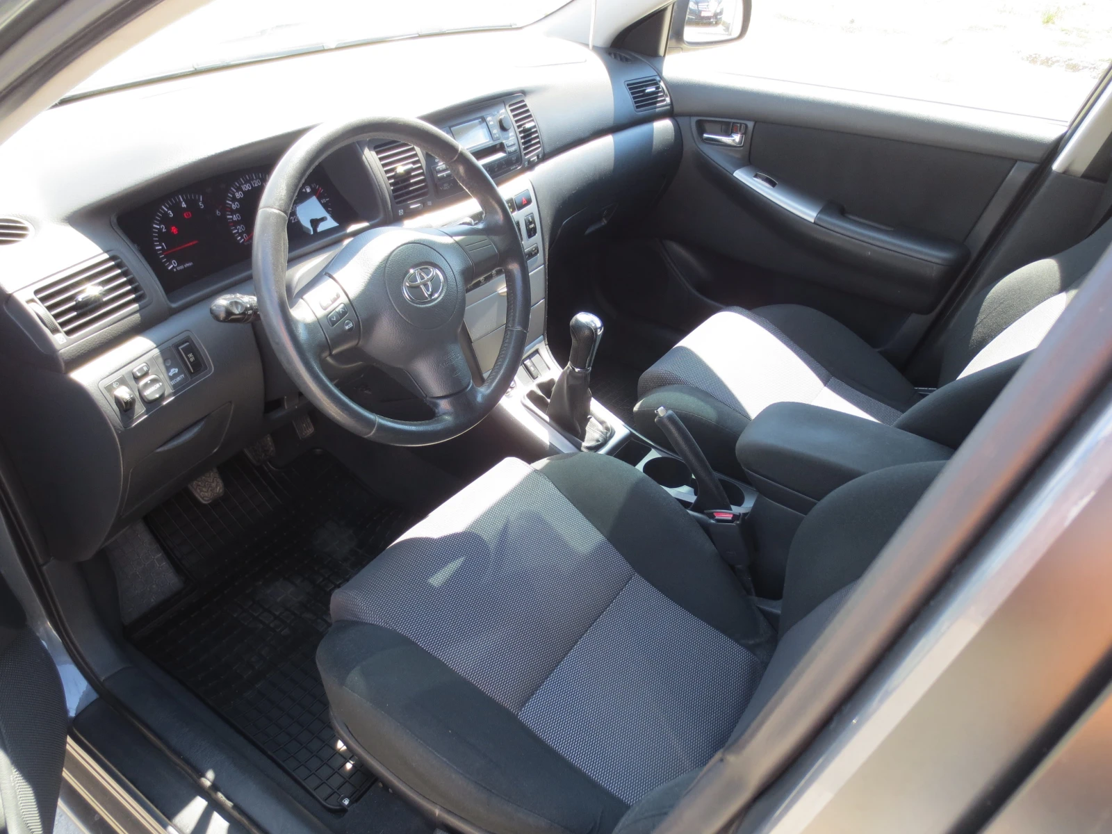 Toyota Corolla 1.4 D4D, снимка 9 - Автомобили и джипове - 55457531