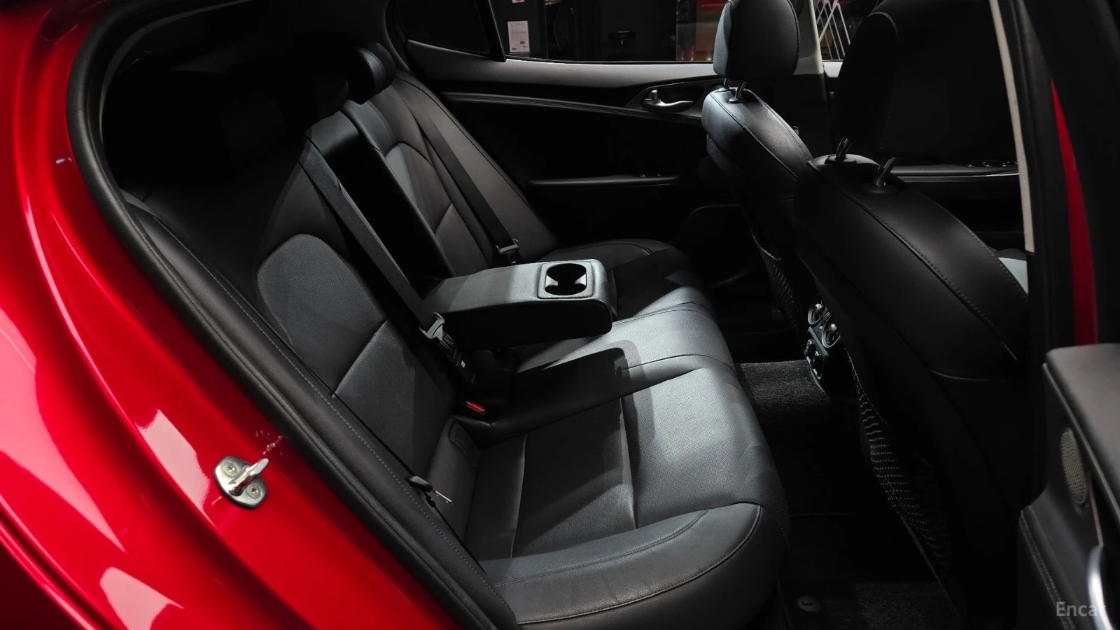Kia Stinger DREAM EDITION AWD Автокредит Цена до България, снимка 15 - Автомобили и джипове - 55485888