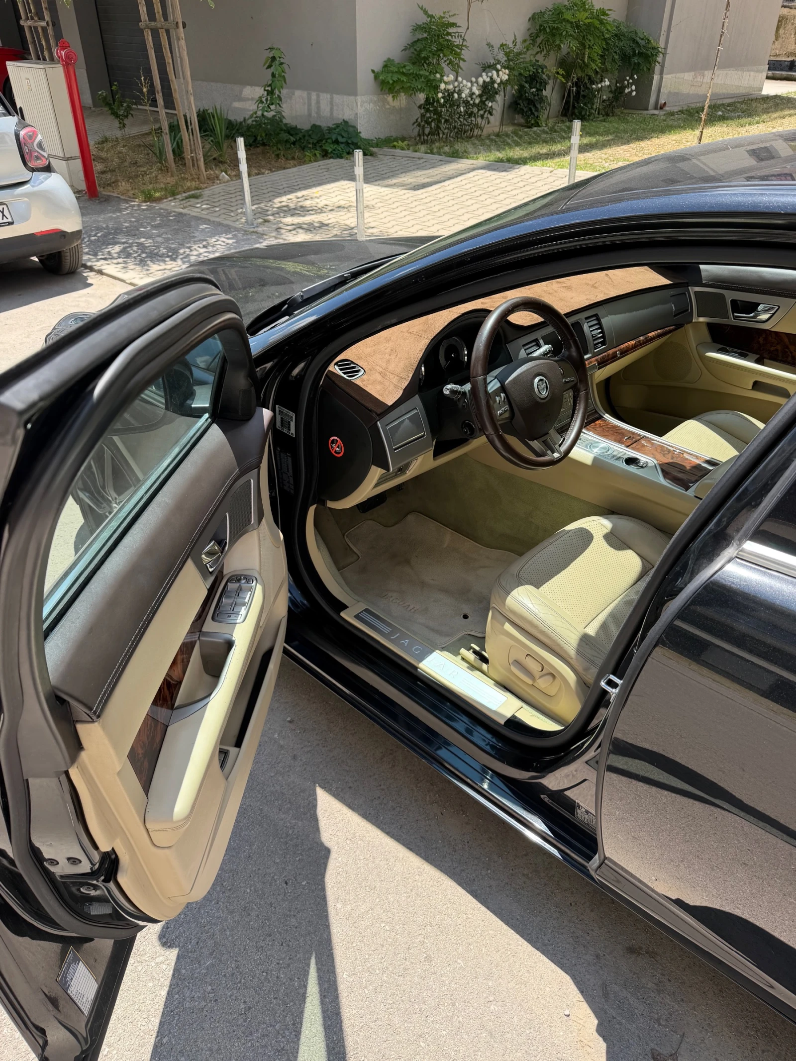 Jaguar Xf 3.0 V6 Luxury, снимка 6 - Автомобили и джипове - 55784200