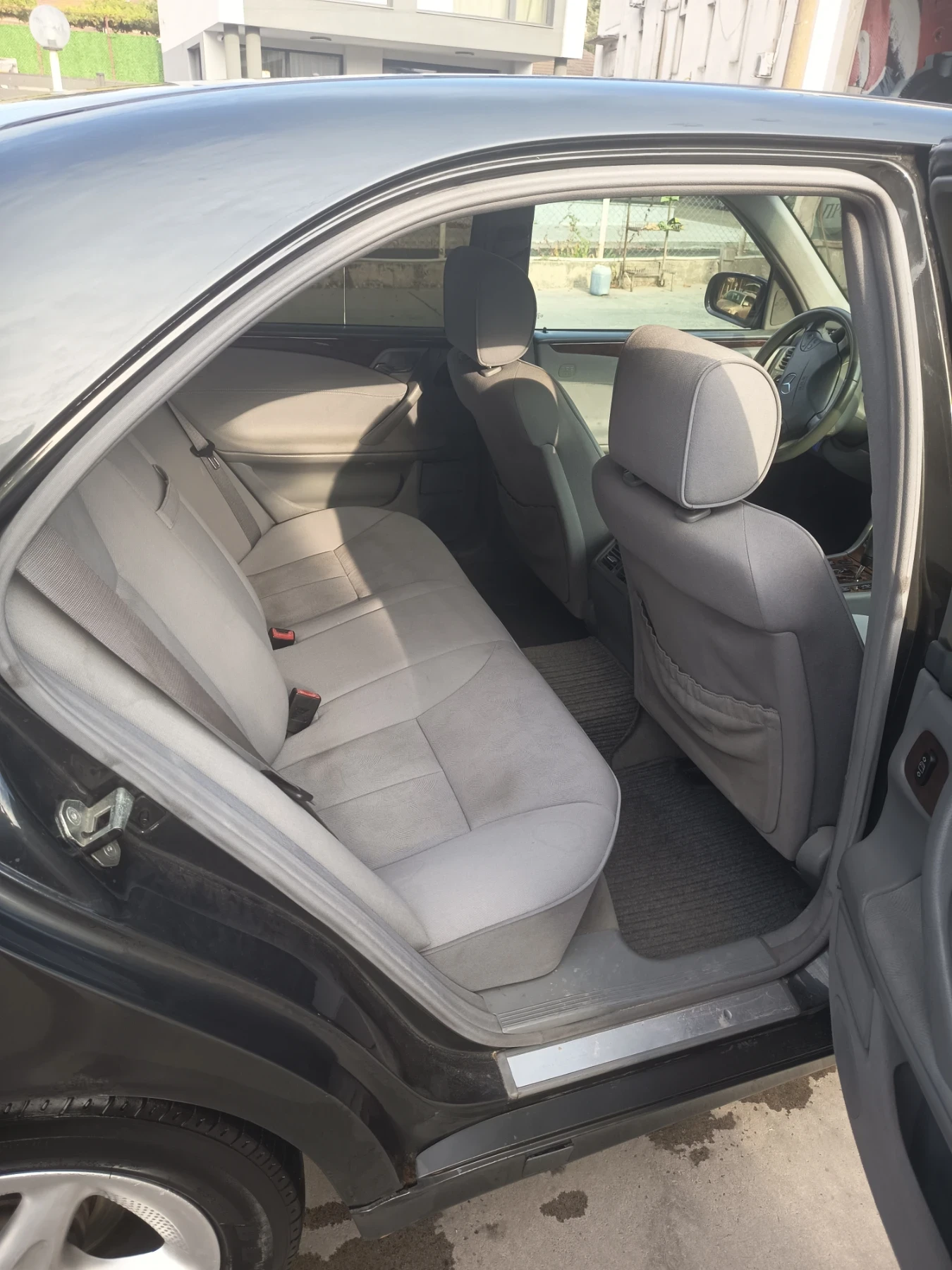 Mercedes-Benz E 220 220CDI, снимка 10 - Автомобили и джипове - 55835791
