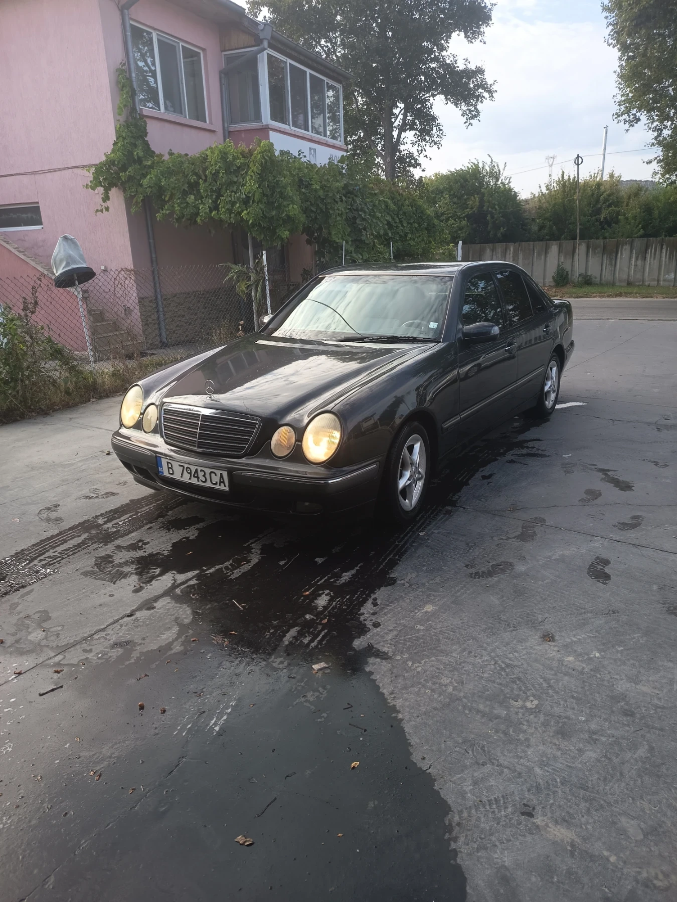 Mercedes-Benz E 220 220CDI, снимка 2 - Автомобили и джипове - 55835791