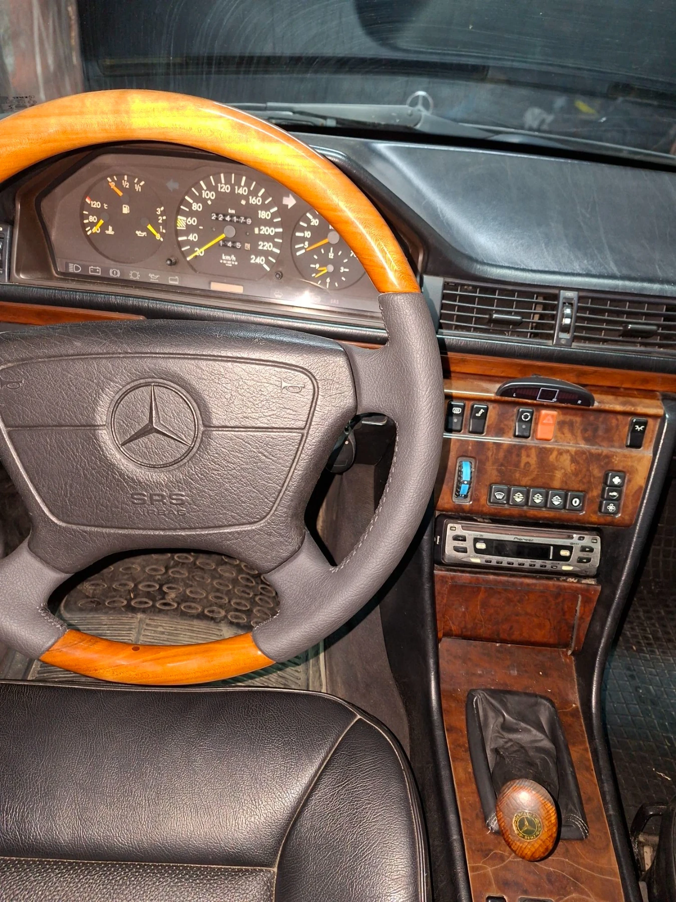 Mercedes-Benz 124, снимка 6 - Автомобили и джипове - 56133564