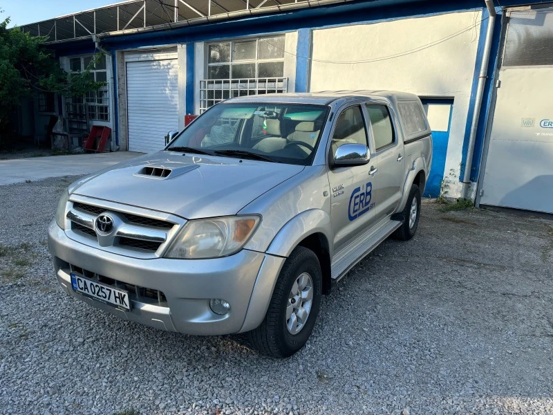 Toyota Hilux, снимка 1 - Автомобили и джипове - 47360644