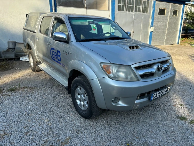 Toyota Hilux, снимка 3 - Автомобили и джипове - 47360644