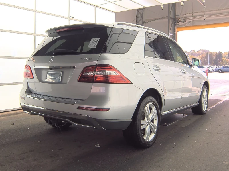 Mercedes-Benz ML 350 168.000КМ* Камера* Подгреви* Distronic* Мъртва точ, снимка 9 - Автомобили и джипове - 47853101