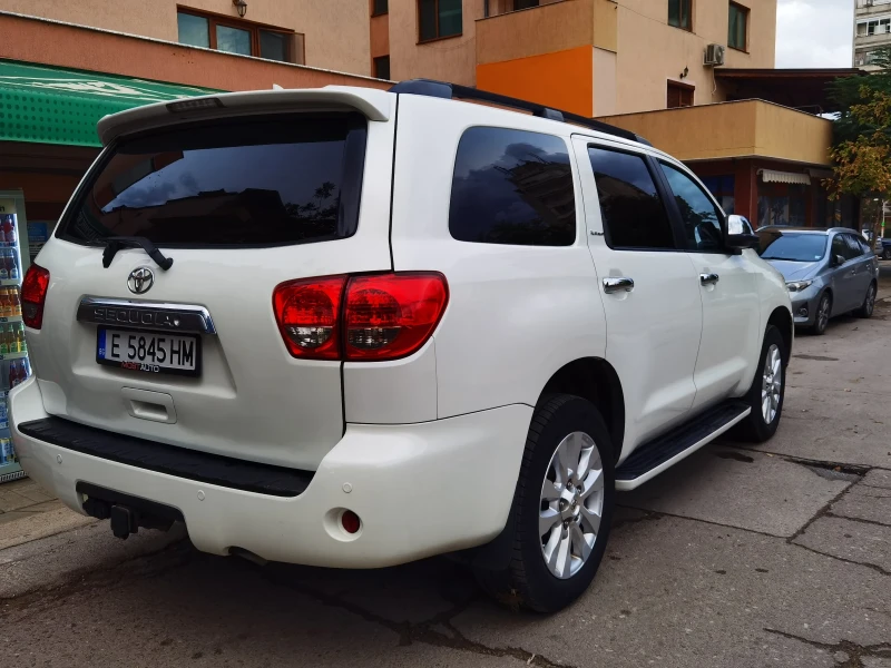 Toyota Sequoia PLATINUM , снимка 2 - Автомобили и джипове - 48673502