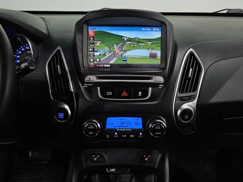 Hyundai Tucson DIESEL 2WD X20 SMART, снимка 14 - Автомобили и джипове - 54915756