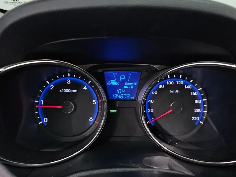 Hyundai Tucson DIESEL 2WD X20 SMART, снимка 8 - Автомобили и джипове - 54915756