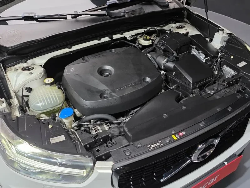 Volvo XC40 T4 R-DESIGN, снимка 12 - Автомобили и джипове - 55294301