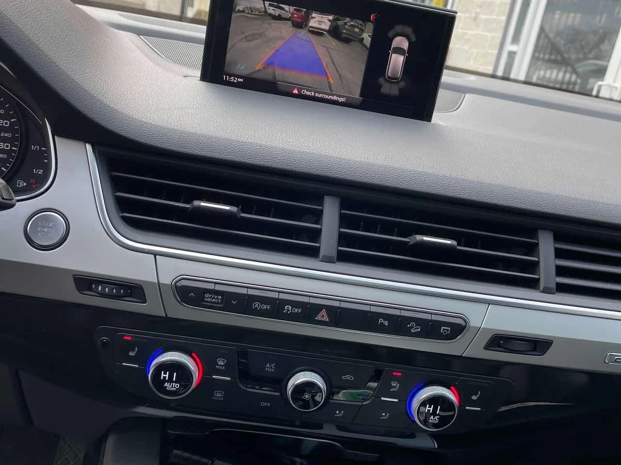 Audi Q7 * KOMFORT * CARFAX * БЕЗ ПЪРВОНАЧАЛНА ВНОСКА, снимка 7 - Автомобили и джипове - 53849181