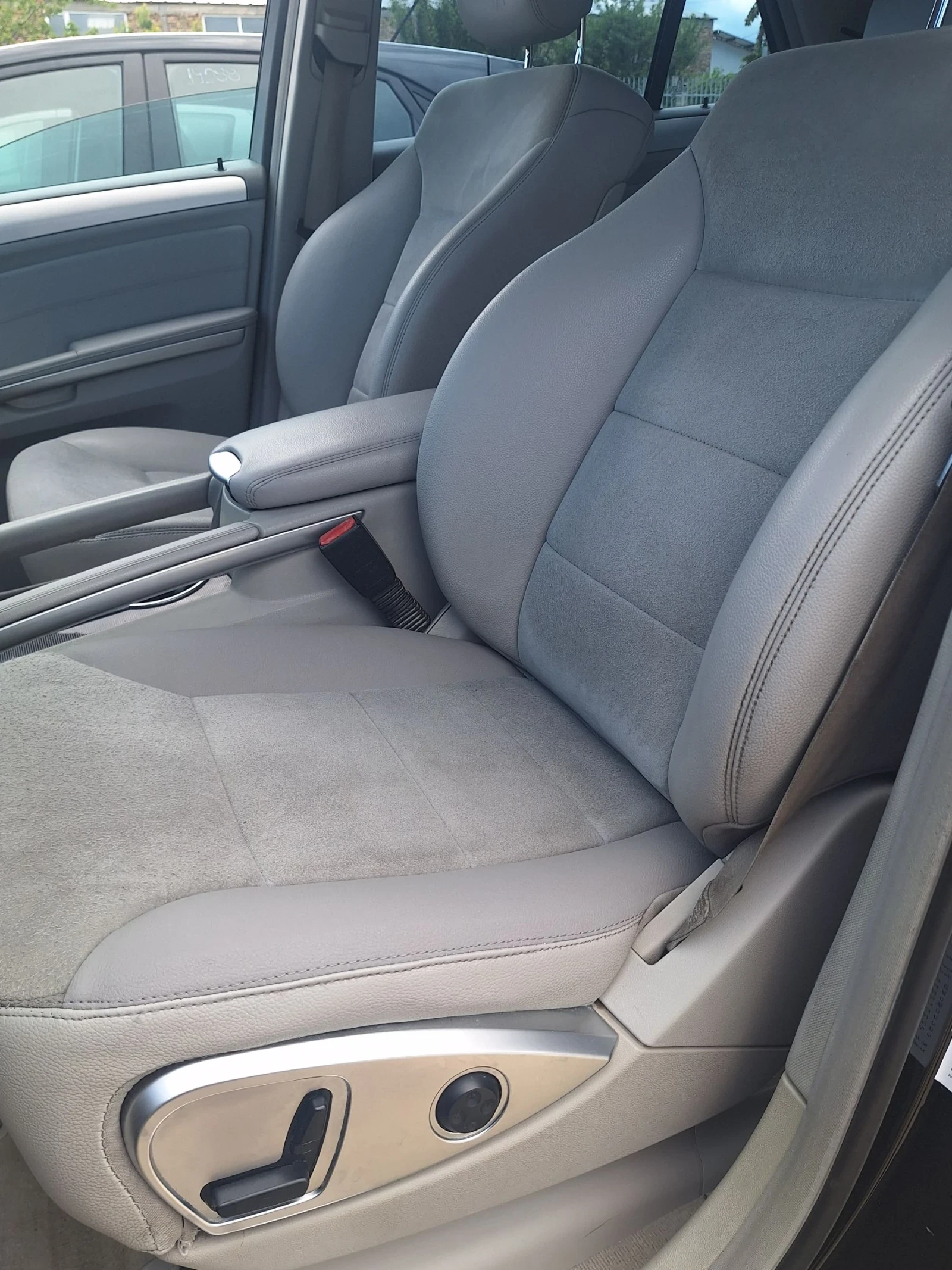 Mercedes-Benz ML 320сди Фейс лифт, снимка 11 - Автомобили и джипове - 54831575
