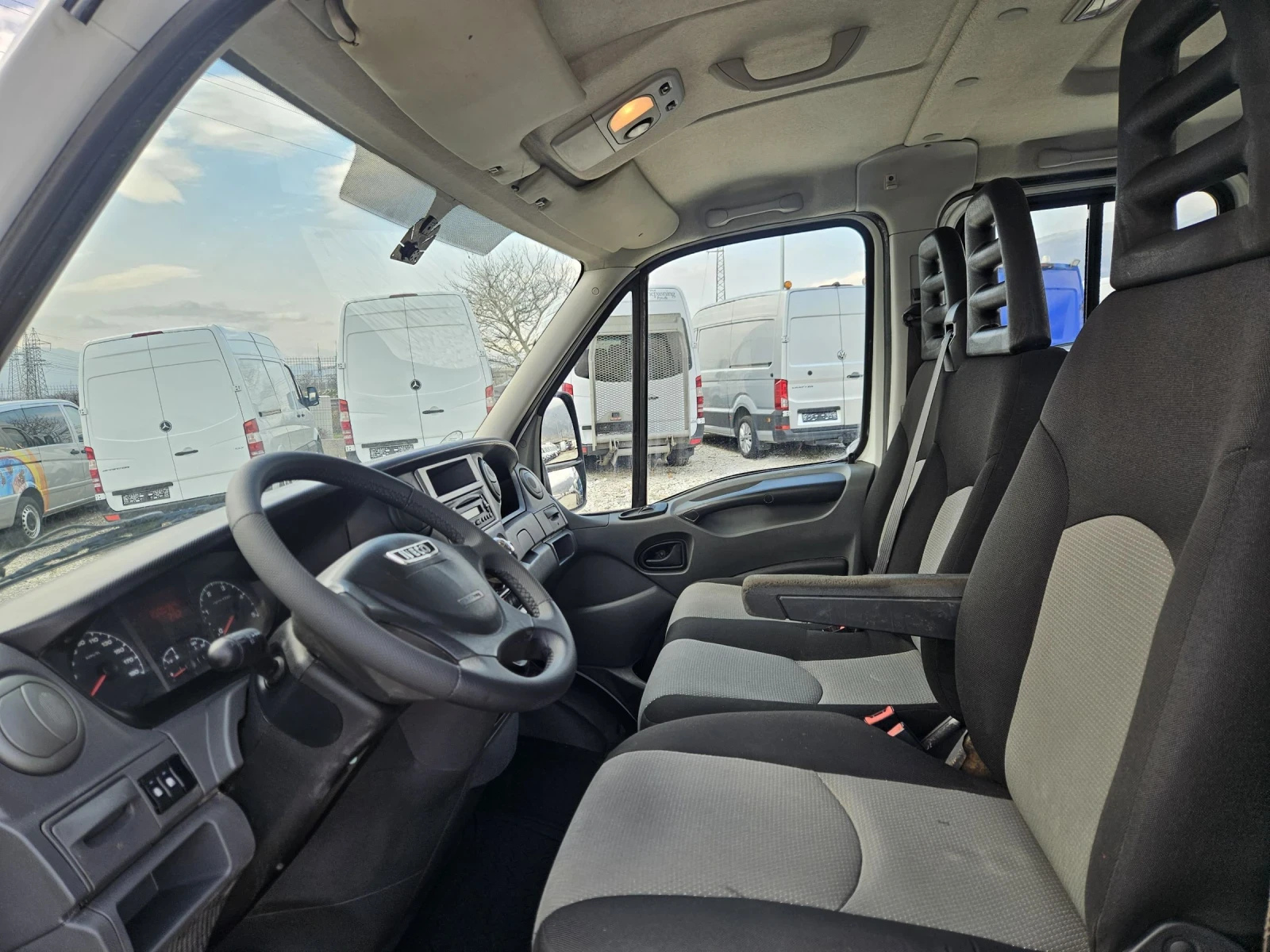 Iveco Daily 35c17, 7 местен, До 3.5 тона - изображение 9