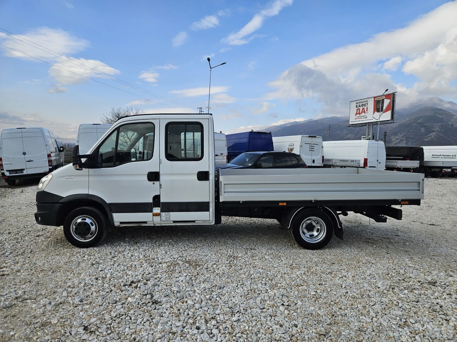 Iveco Daily 35c17, 7 местен, До 3.5 тона - изображение 2