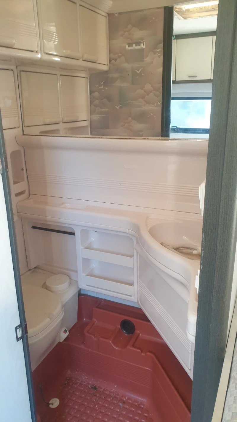 Каравана Hobby, снимка 10 - Каравани и кемпери - 52300011