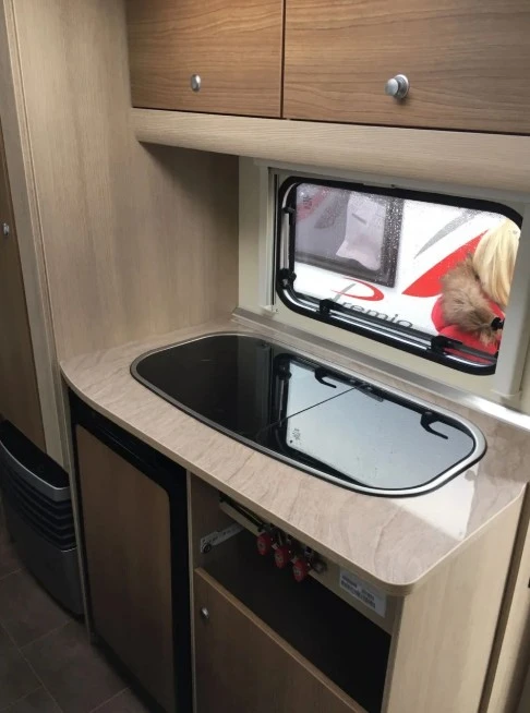 �������� Burstner Premio Edition 485 TK Amarant + A/C | Mobile.bg � ����������� 12