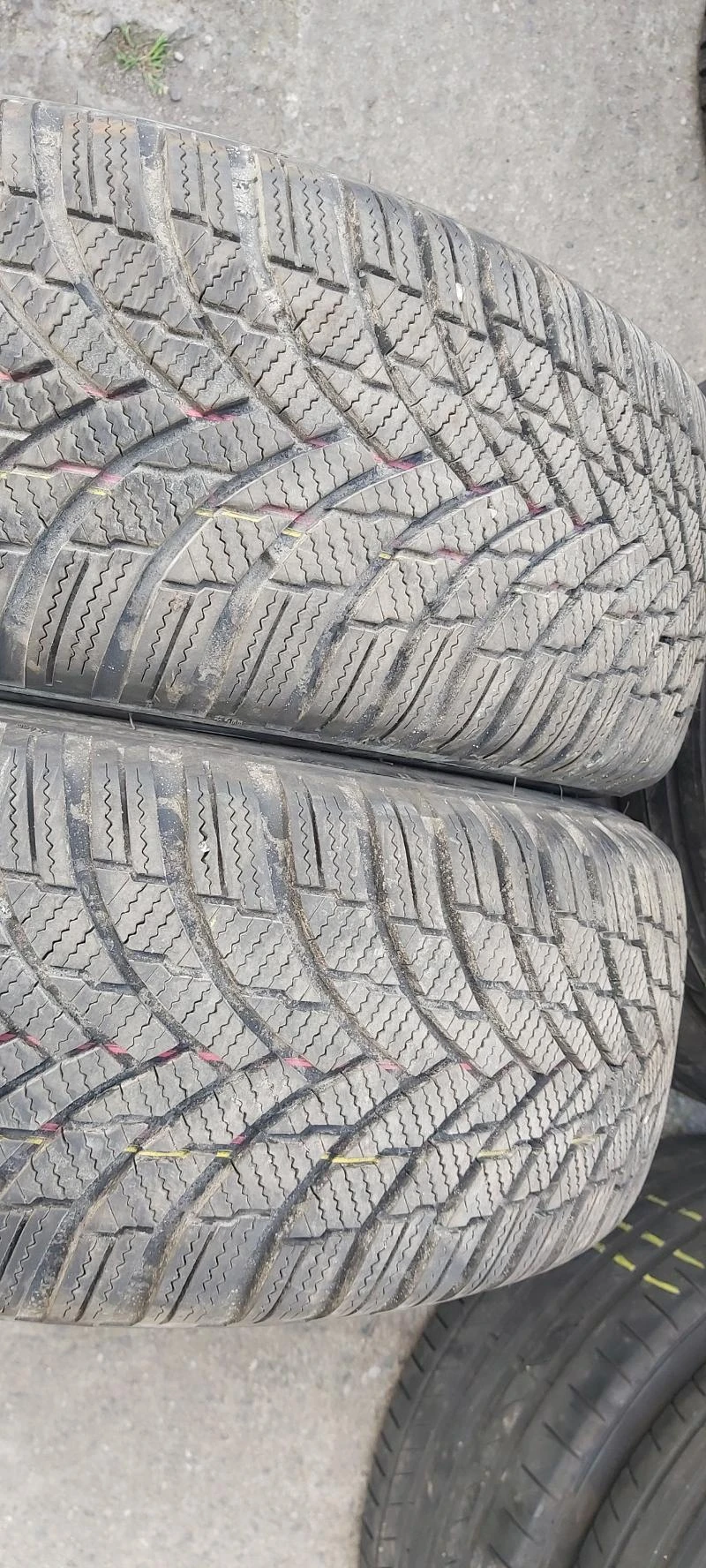 Гуми Зимни 195/60R15, снимка 1 - Гуми и джанти - 32906394