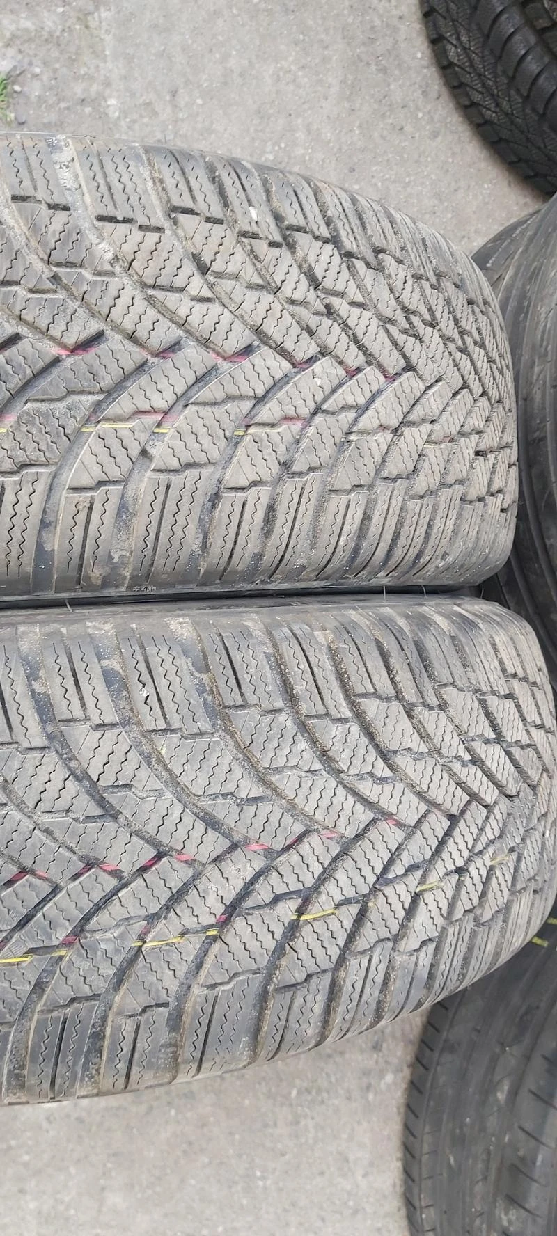 Гуми Зимни 195/60R15, снимка 2 - Гуми и джанти - 32906394