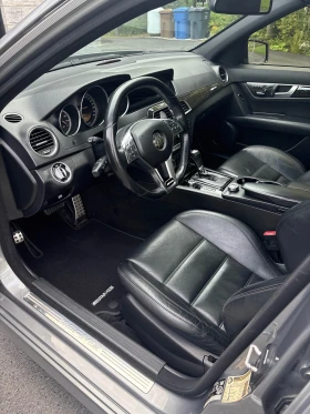 Mercedes-Benz C 63 AMG * CARFAX * ОПЦИЯ ЗА ФИНАНСИРАНЕ , снимка 16