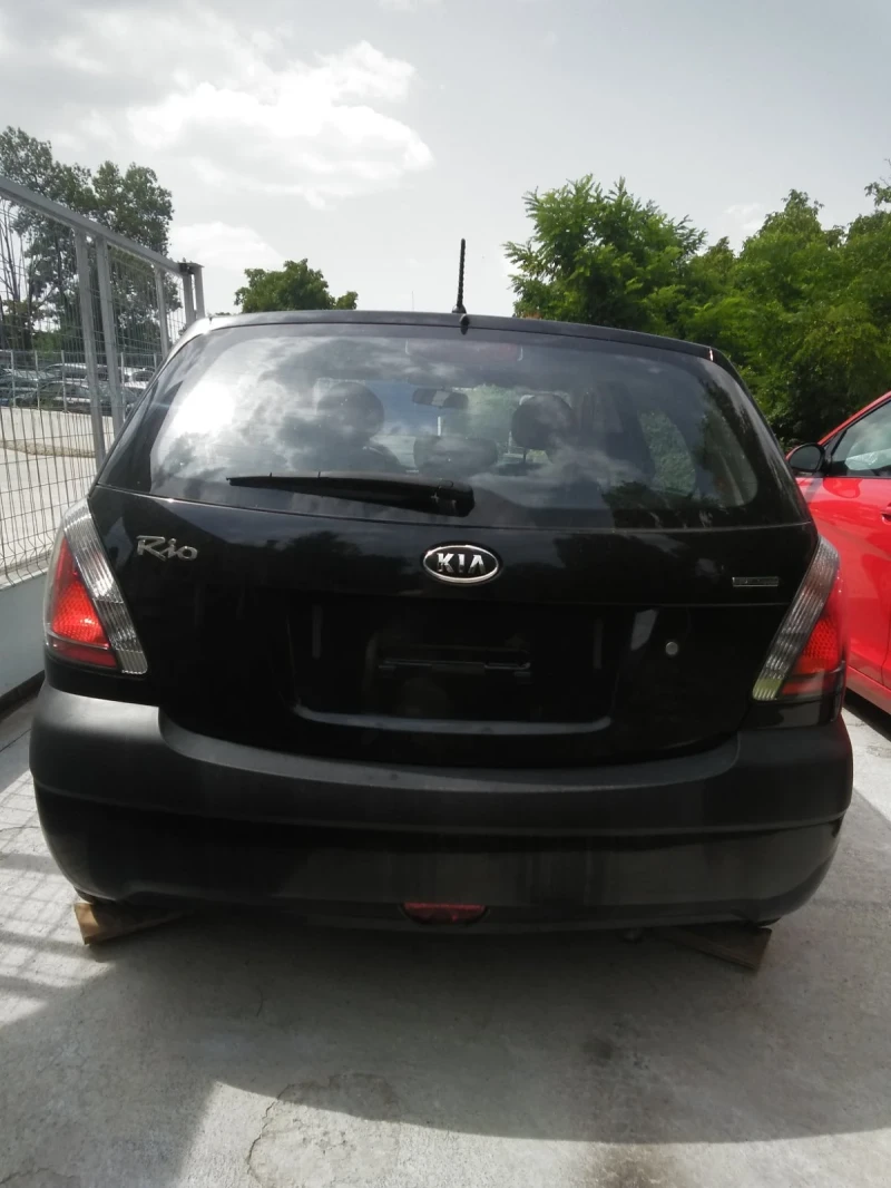 Kia Rio PILOT  1.4, снимка 5 - Автомобили и джипове - 47155242