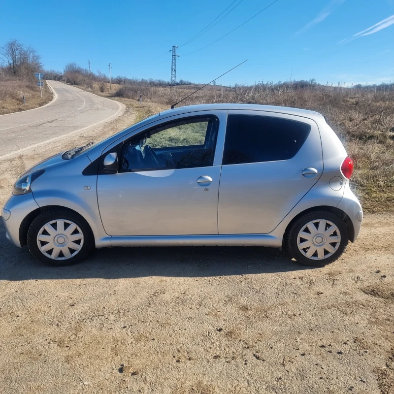 Toyota Aygo, снимка 4 - Автомобили и джипове - 48864154