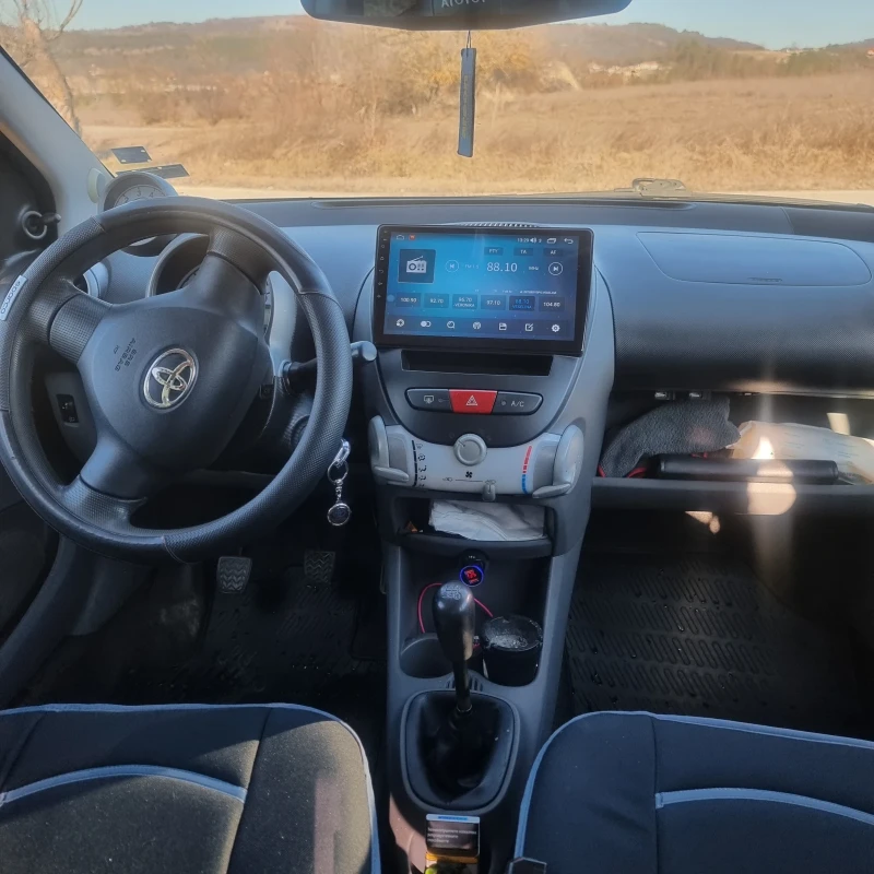 Toyota Aygo, снимка 11 - Автомобили и джипове - 48864154