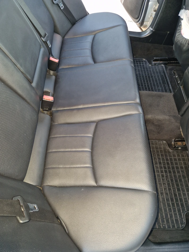 Mercedes-Benz C 200, снимка 14 - Автомобили и джипове - 51514886