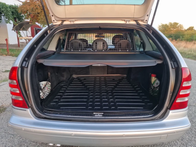 Mercedes-Benz C 200, снимка 12 - Автомобили и джипове - 51514886