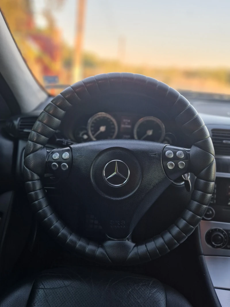 Mercedes-Benz C 200, снимка 8 - Автомобили и джипове - 51514886