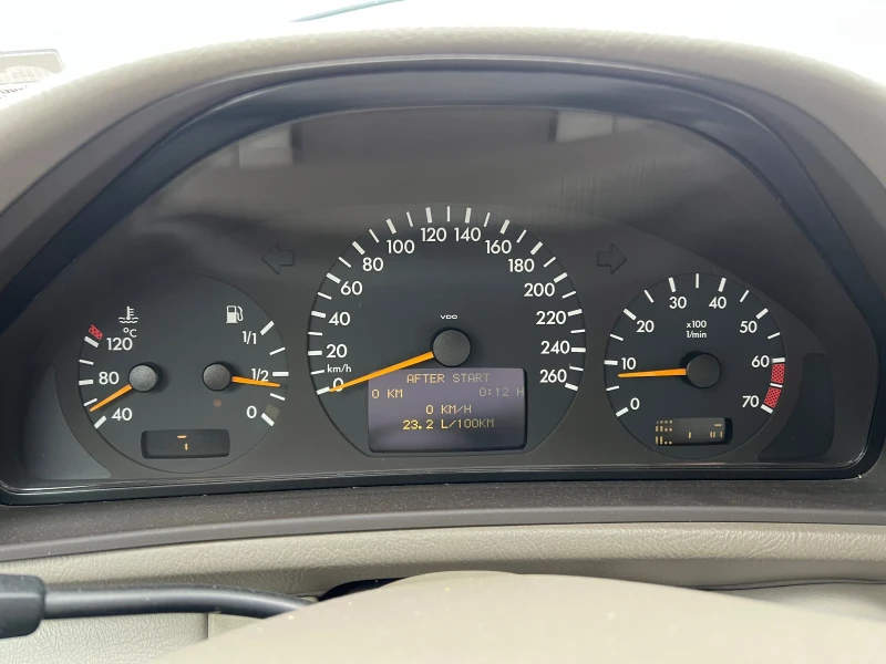 Mercedes-Benz CLK 200 KOMPRESSOR, снимка 8 - Автомобили и джипове - 51845716