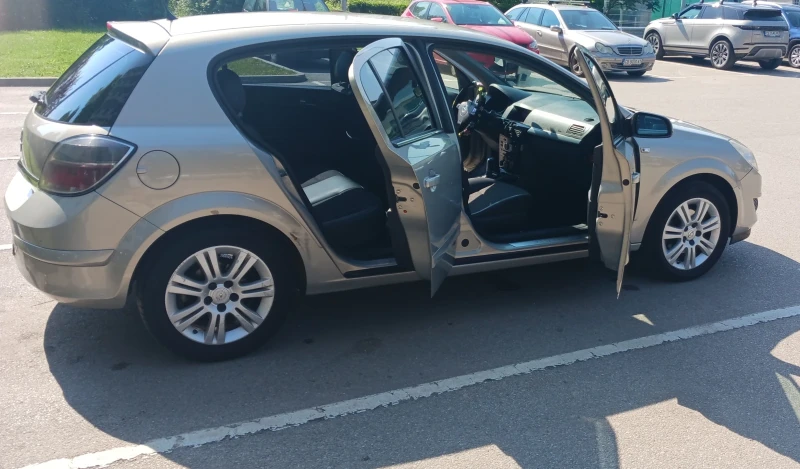 Opel Astra Opel Astra H  1.8 , снимка 9 - Автомобили и джипове - 52865664