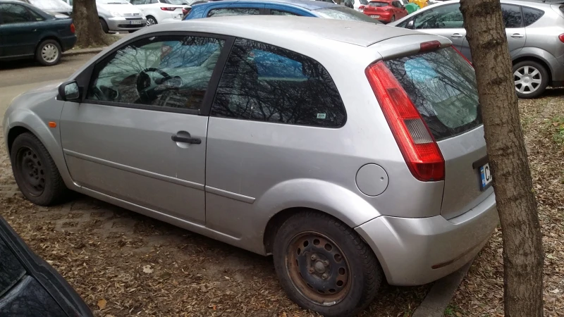 Ford Fiesta Ghia, снимка 4 - Автомобили и джипове - 53022893