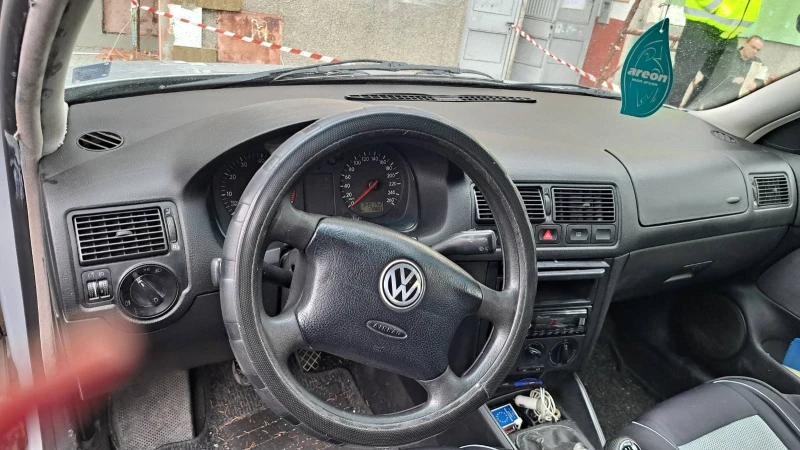 VW Golf, снимка 5 - Автомобили и джипове - 53065195