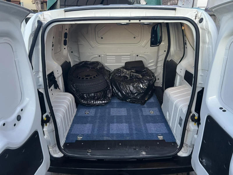 Fiat Fiorino 2017г 1, 4 бензин 80кс реални км, Евро 6В, снимка 7 - Автомобили и джипове - 53123868