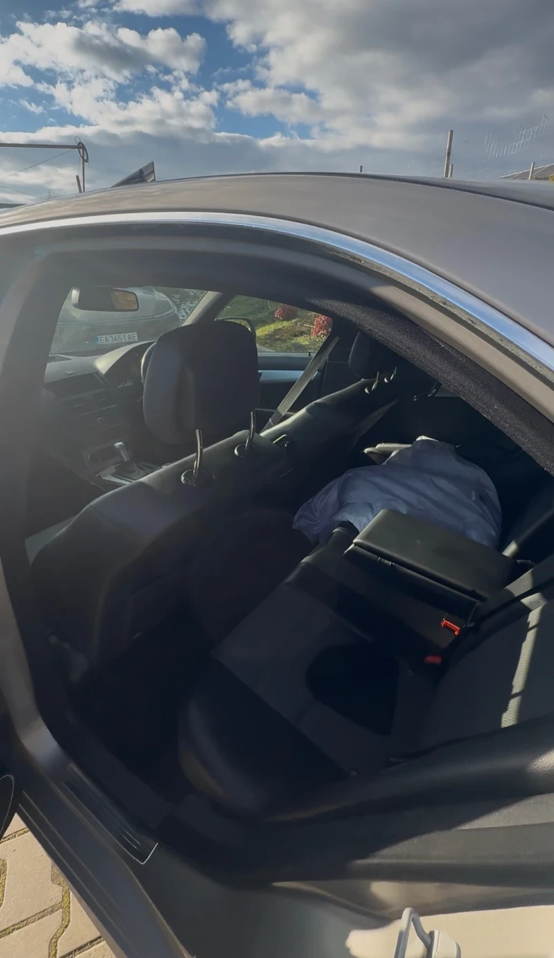 Mercedes-Benz C 220, снимка 11 - Автомобили и джипове - 53156419