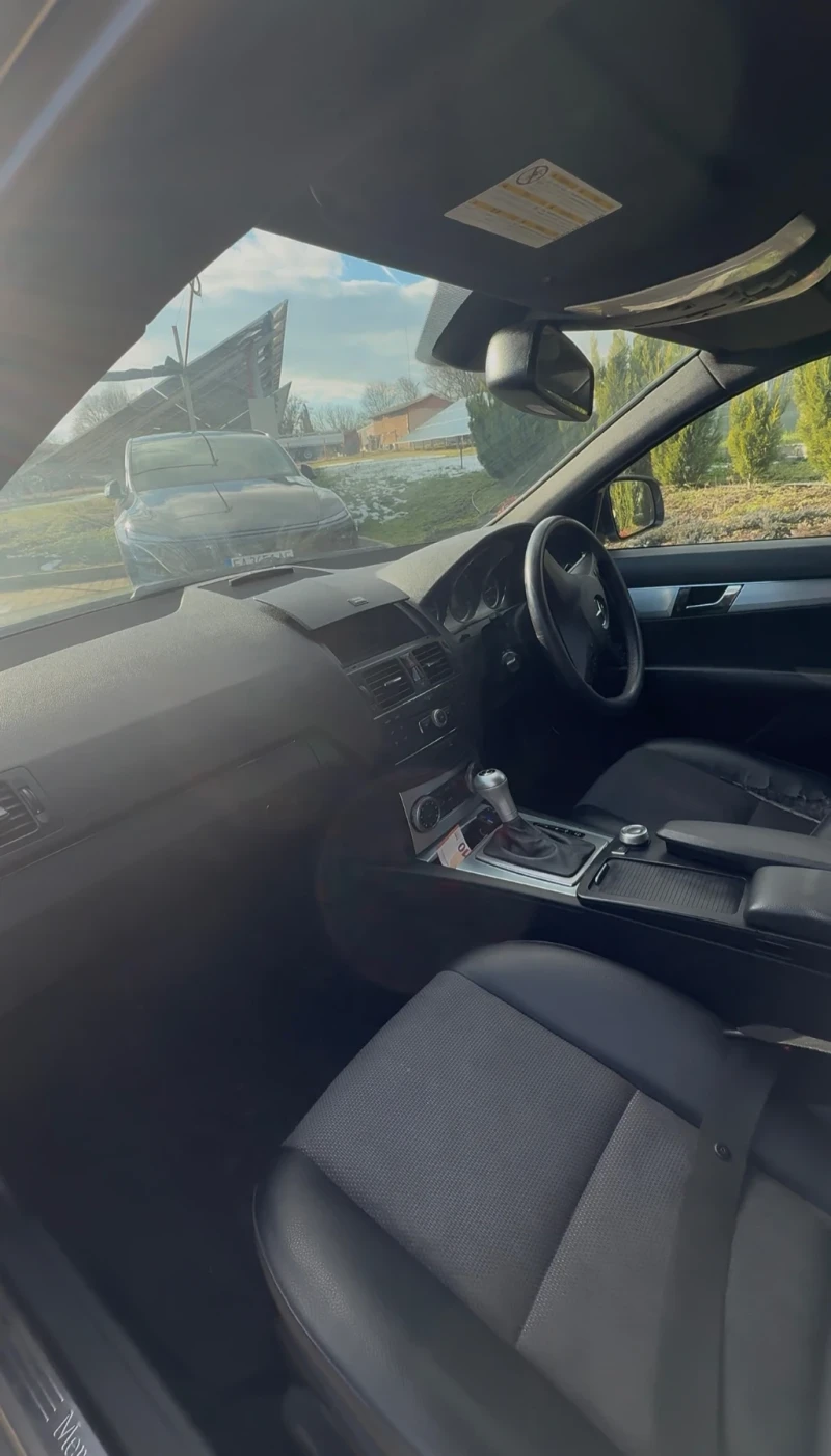Mercedes-Benz C 220, снимка 10 - Автомобили и джипове - 53156419