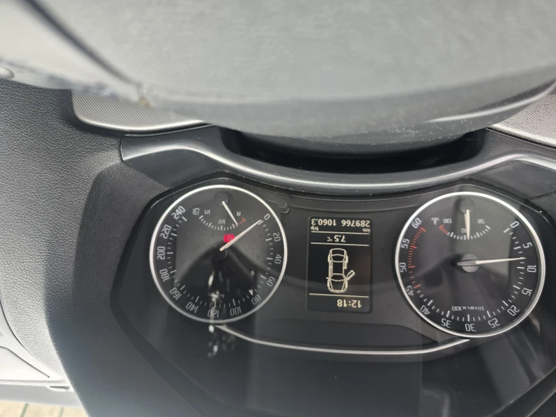 Skoda Octavia 1.6 105 4х4 6скорости, снимка 10 - Автомобили и джипове - 53596242